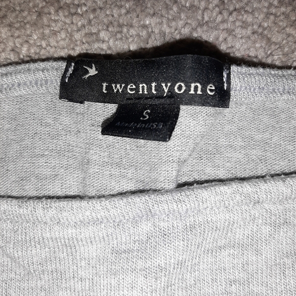 Twenty One Grey Short Sleeve Top - Picture 4 of 4